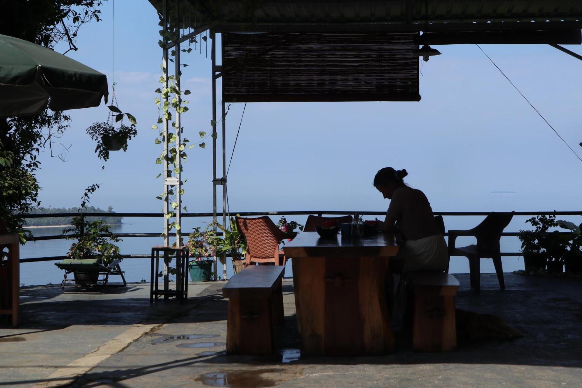 The View Padang, Amazing View, 8 Mins Mentawai Fast Ferry, Cold Beer,Close To Restaurants Padang (Sumatra) Ngoại thất bức ảnh