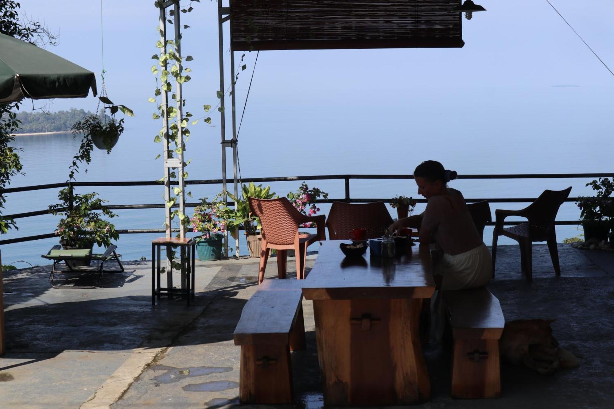 The View Padang, Amazing View, 8 Mins Mentawai Fast Ferry, Cold Beer,Close To Restaurants Padang (Sumatra) Ngoại thất bức ảnh