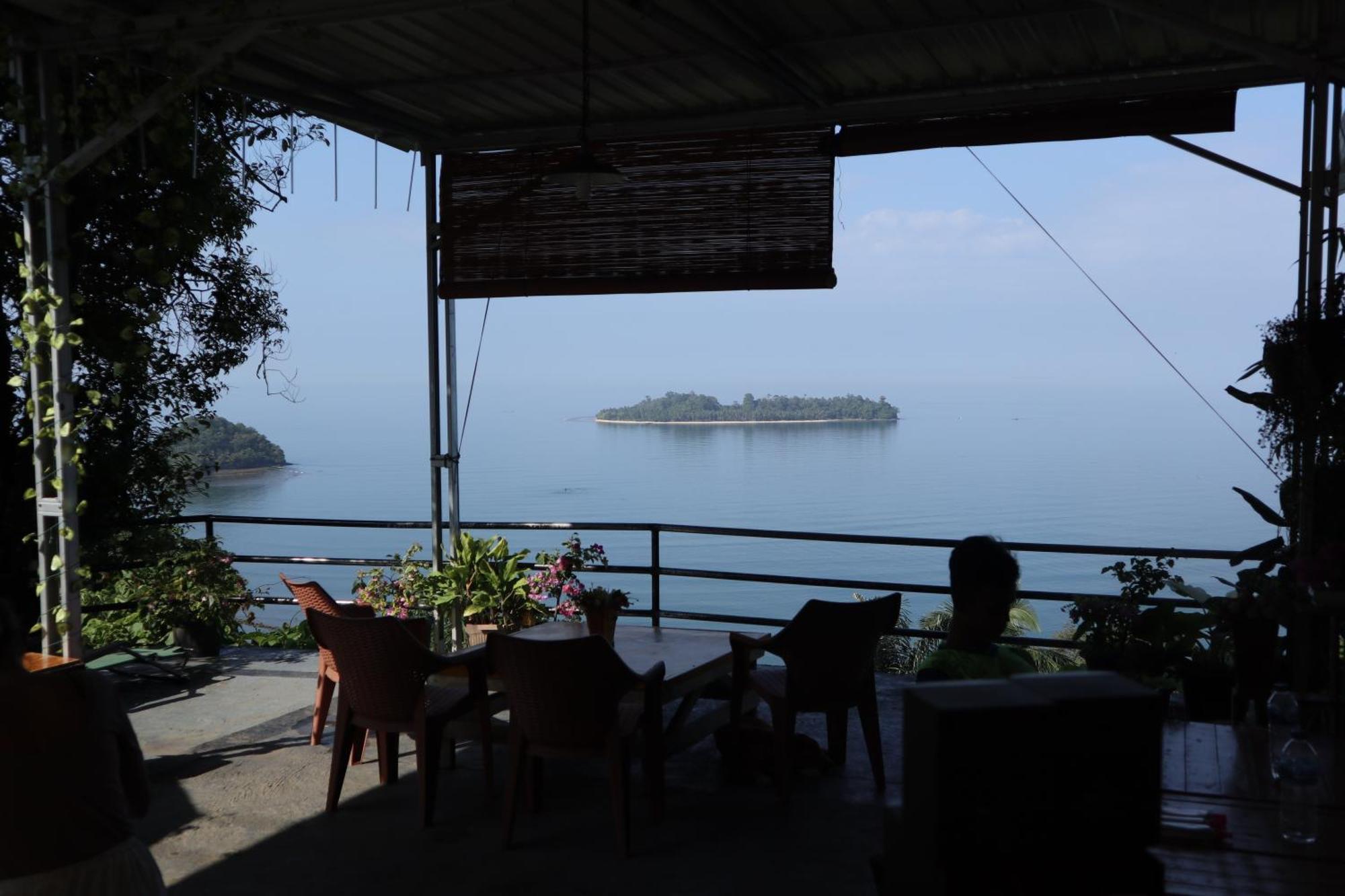 The View Padang, Amazing View, 8 Mins Mentawai Fast Ferry, Cold Beer,Close To Restaurants Padang (Sumatra) Ngoại thất bức ảnh