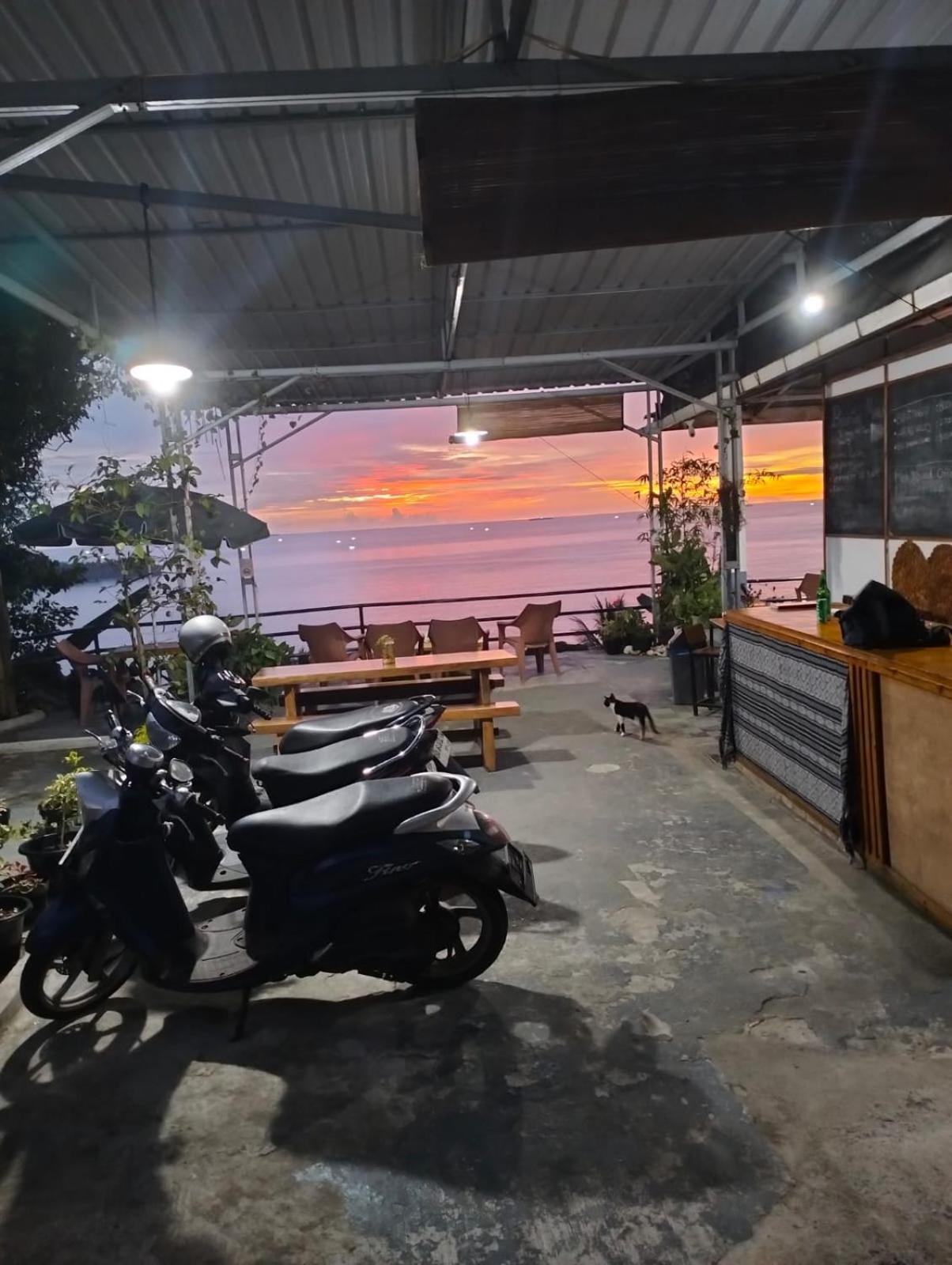 The View Padang, Amazing View, 8 Mins Mentawai Fast Ferry, Cold Beer,Close To Restaurants Padang (Sumatra) Ngoại thất bức ảnh